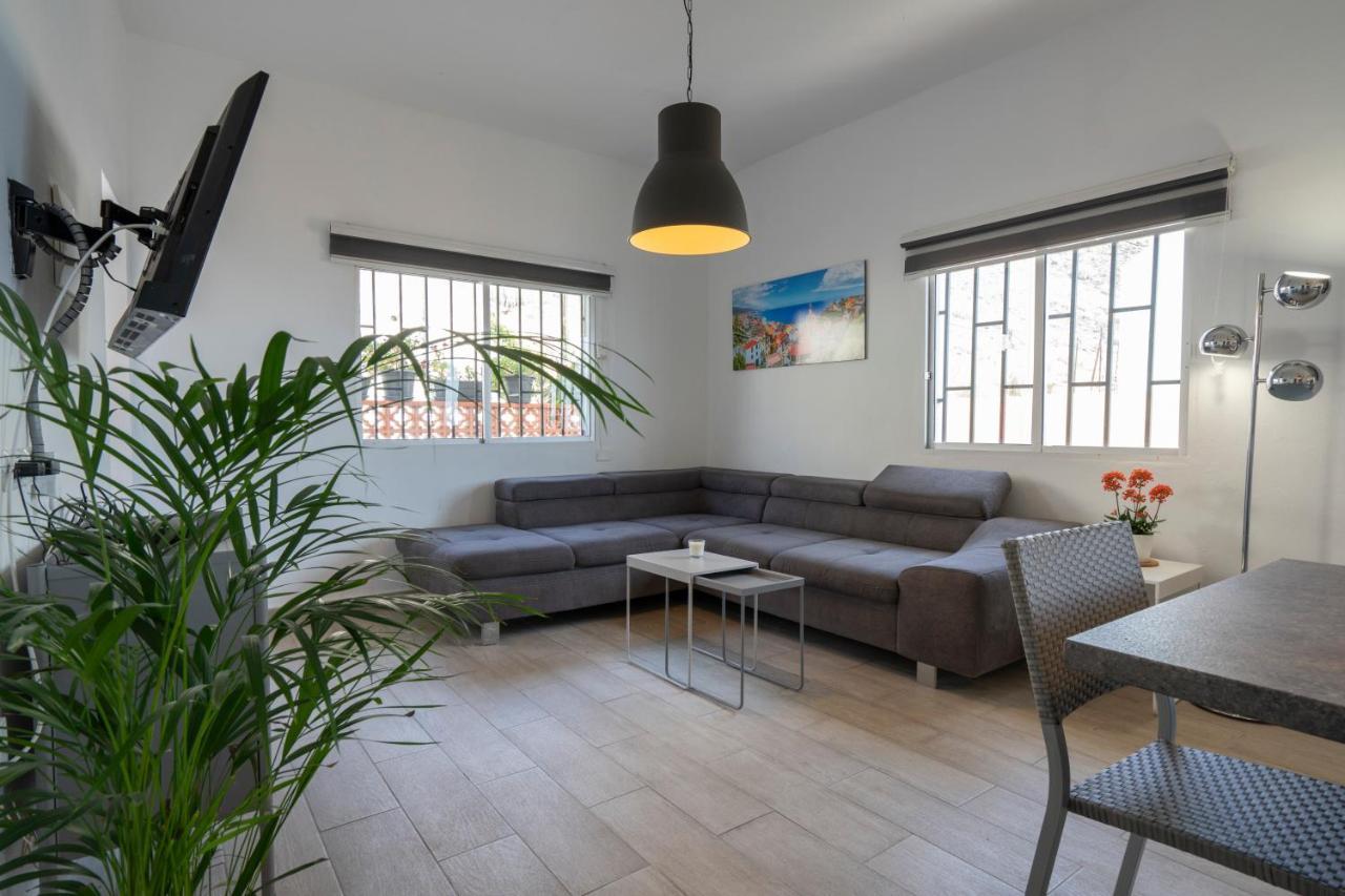 Spacious House With Huge Terrace Facing The Sea Bocacangrejo Exterior photo