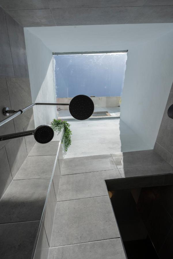 Spacious House With Huge Terrace Facing The Sea Bocacangrejo Exterior photo